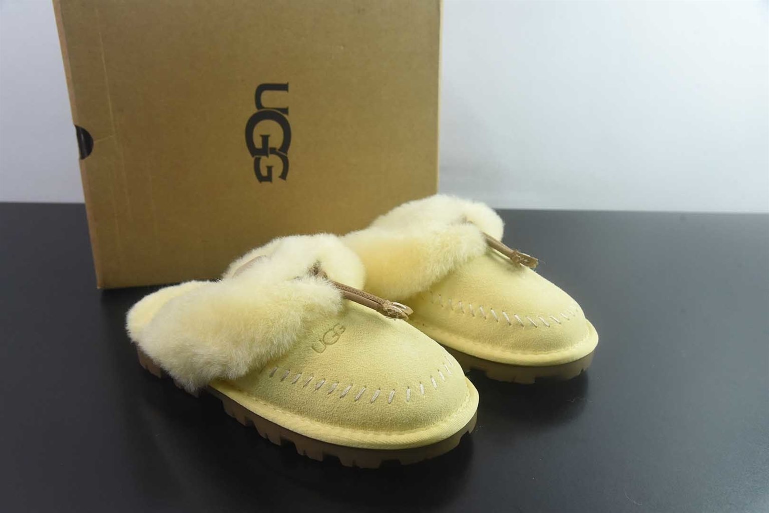 UGG Coquette 女子 黄色拖鞋 纯原版本 货号:EAJQ21684839 主图