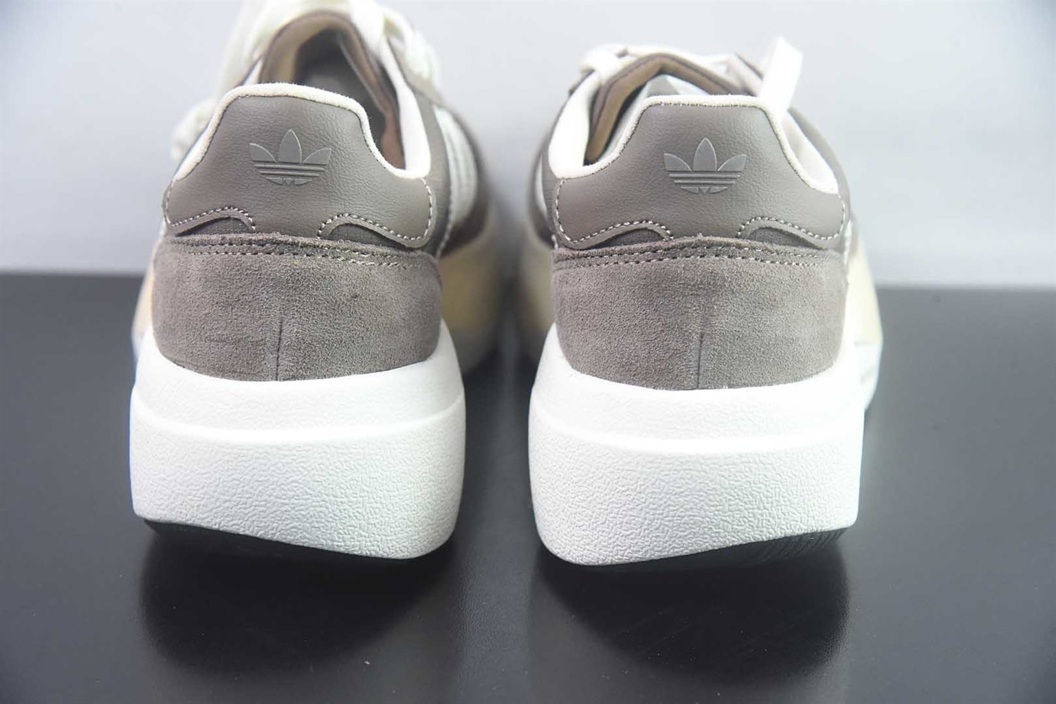 阿迪达斯 Adidas Adizero Pro Evo SL 72 舒适百搭 低帮 休闲 灰色跑步鞋 纯原版本 货号:KK3071 实拍细节图