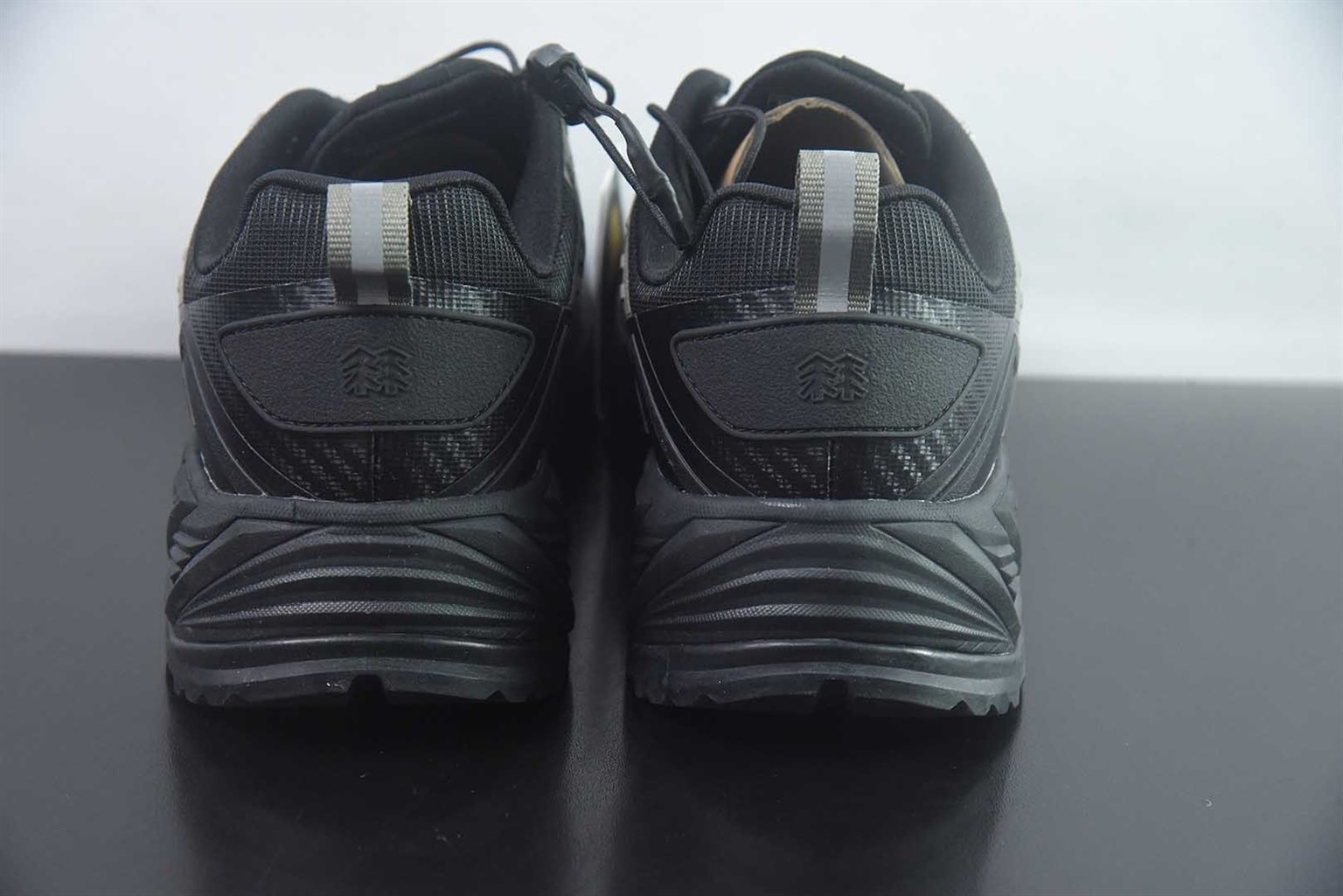 可隆 KOLON SPORT MOVE ALPHA lite 耐磨透气轻便 黑灰低帮徒步鞋 纯原版本 货号:LUFH5AN038 实拍细节图