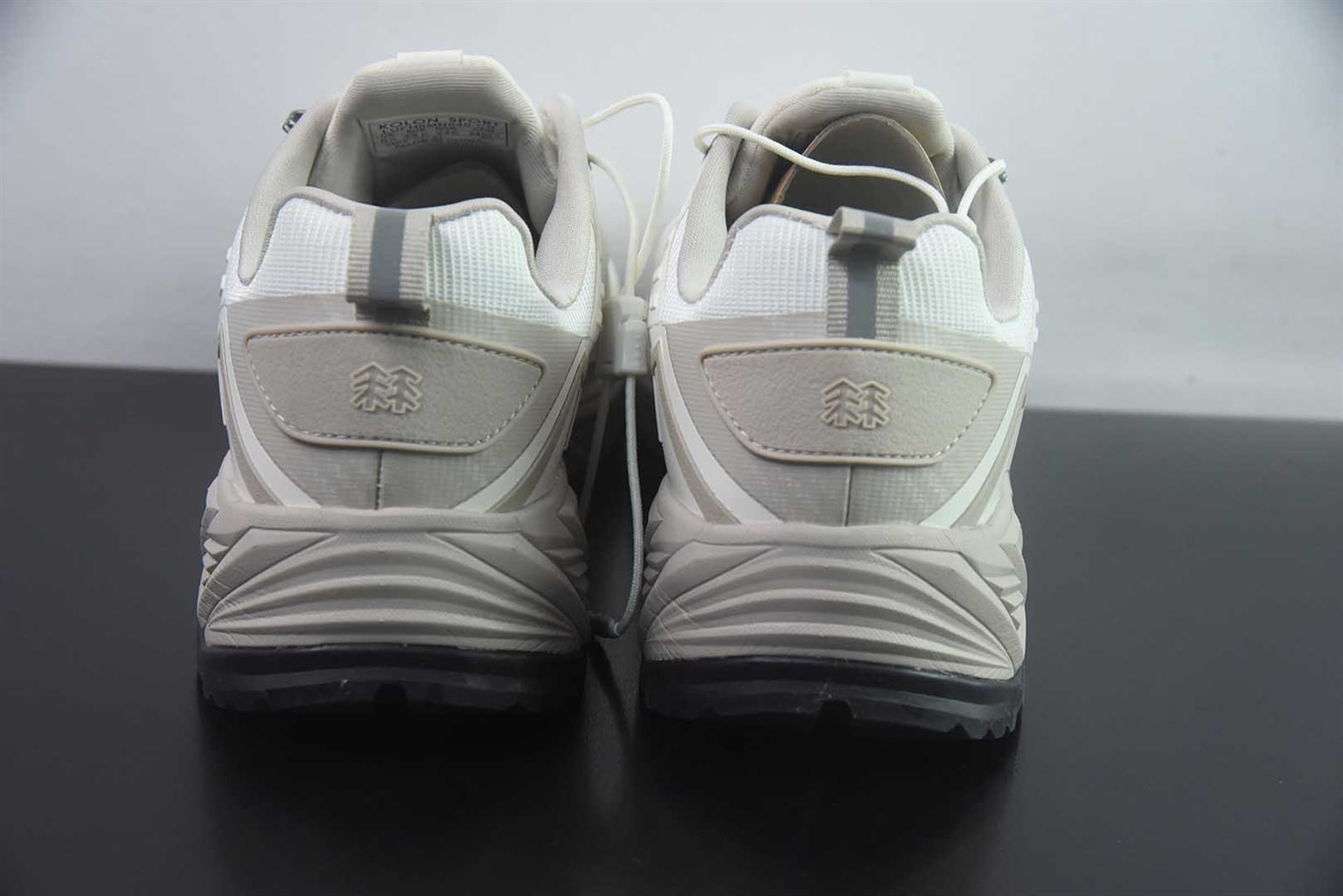 可隆 KOLON SPORT MOVE ALPHA lite 耐磨透气轻便 白色低帮徒步鞋 纯原版本 货号:LUFH6MN040 实拍细节图