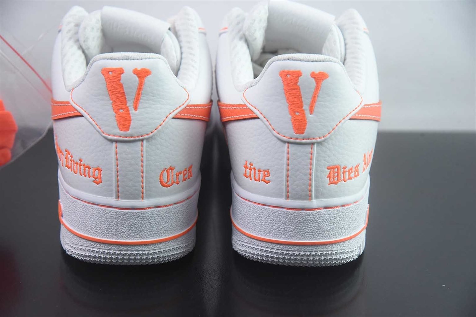 耐克 Nike Air Force 1 Low x VLONE 低帮联名 白橙板鞋 纯原版本 货号：AA5360-100 实拍细节图