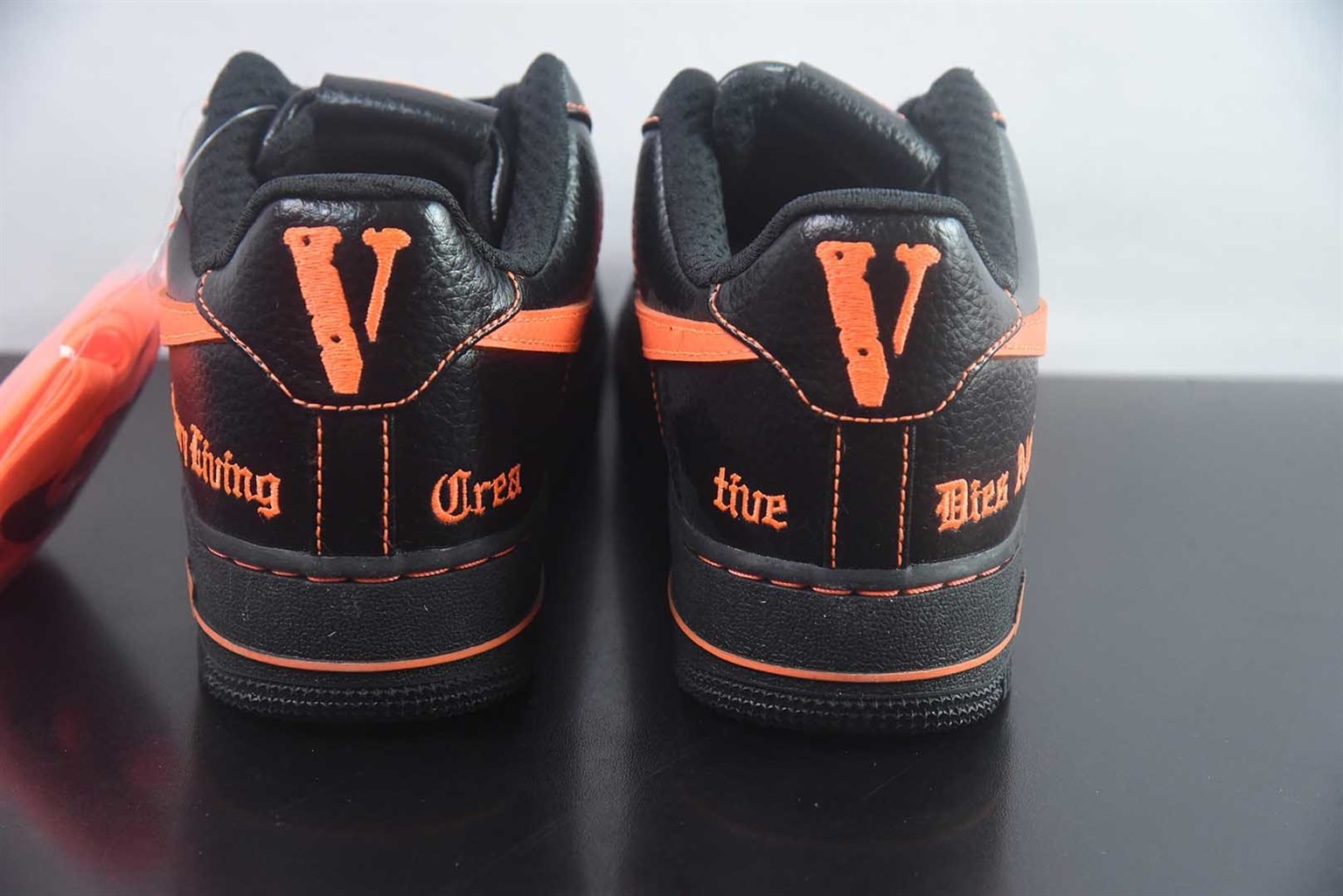 耐克 Nike Air Force 1 Low x VLONE 低帮联名 黑橙板鞋 纯原版本 货号：AA5360-001 实拍细节图