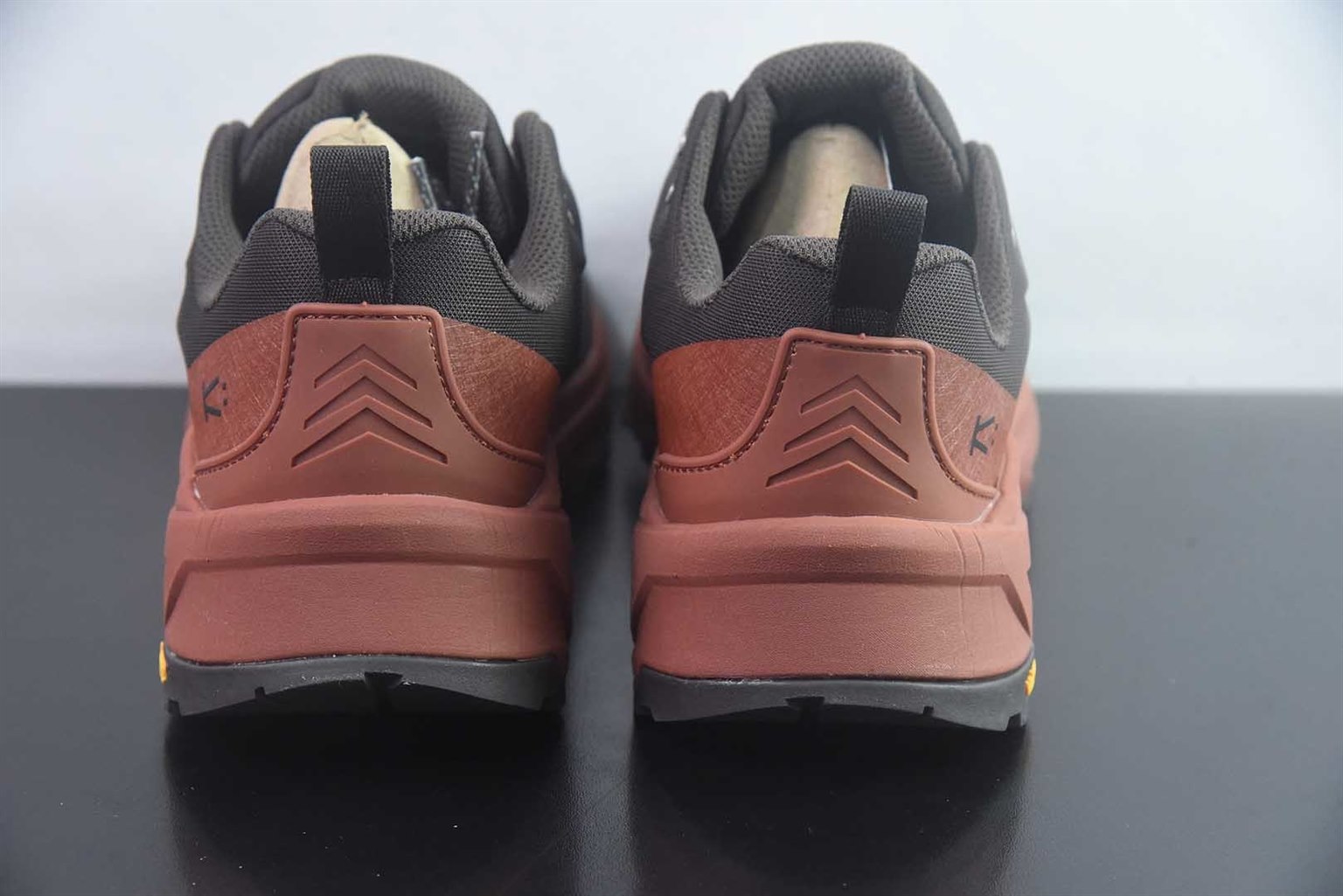可隆 KOLON SPORT MA APPROACH NL 3.0 黑红低帮徒步鞋 纯原版本 货号:LUFH6WNY04-DN 实拍细节图