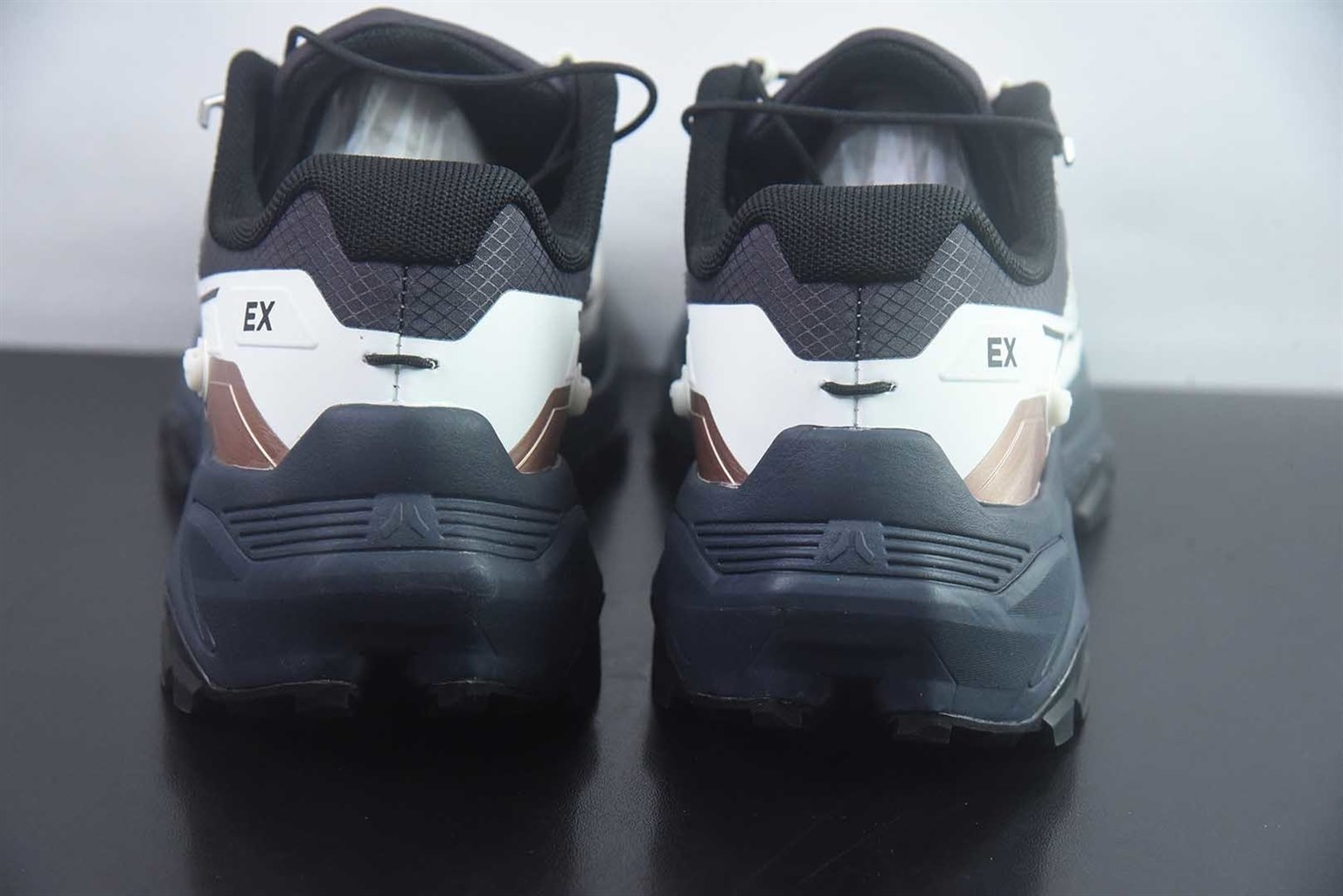 凯乐石 KAILAS FUGA EX3 厚底缓冲徒步跑山网布 TPU 减震防滑透气包裹性抗冲击轻便回弹 低帮 超强抓地力徒步 白蓝跑步鞋 纯原版本 货号:KS2513208 实拍细节图