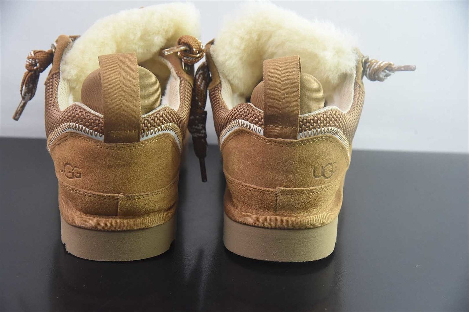 UGG W Lowmel 低帮运动风羊毛鞋 栗色 纯原版本 货号:QAJJ75085437 实拍细节图
