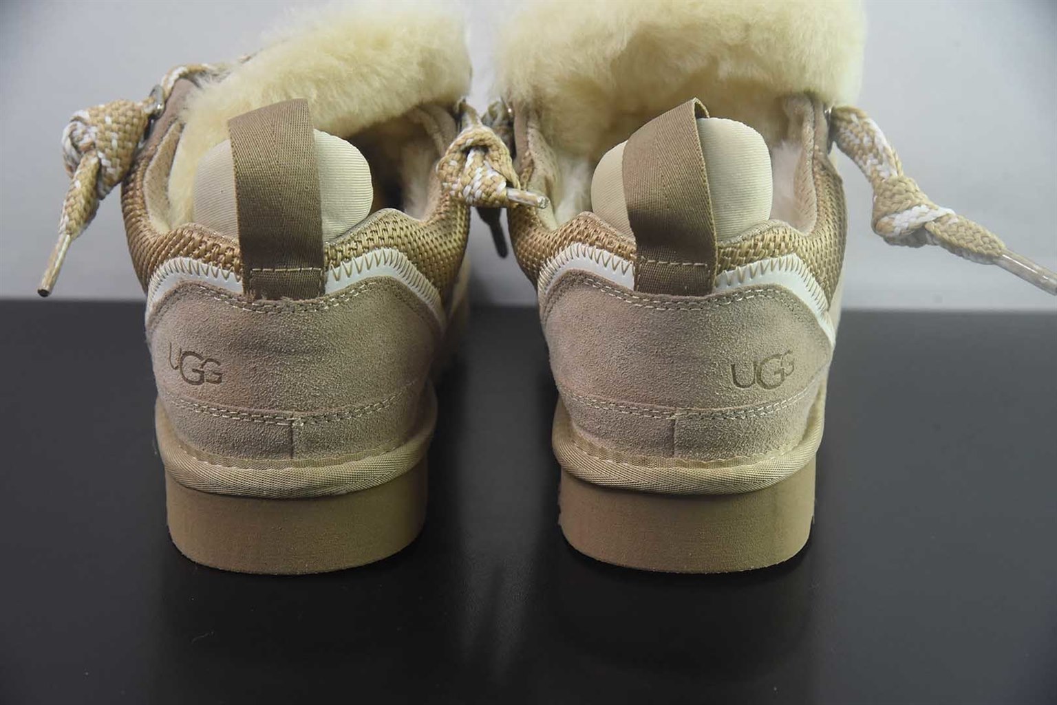 UGG W Lowmel 低帮运动风羊毛鞋 黑灰 纯原版本 货号:QAJJ75085437 实拍细节图