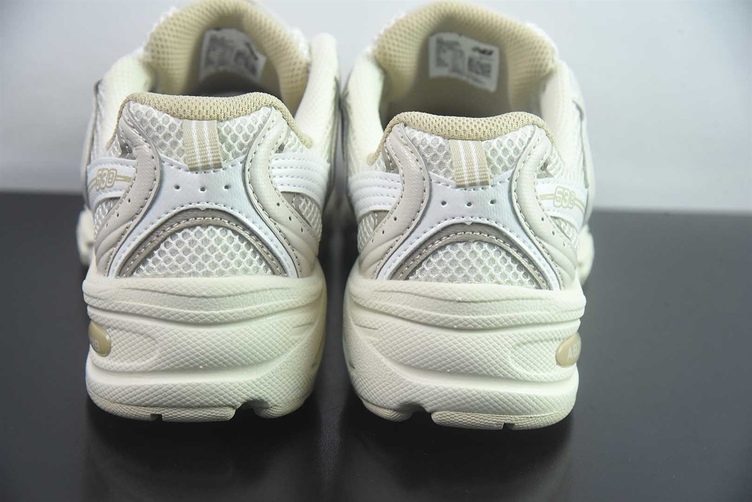 新百伦 New Balance NB530 系列 2011 复古休闲 白色慢跑鞋 纯原版本 货号:MR530AA 实拍细节图