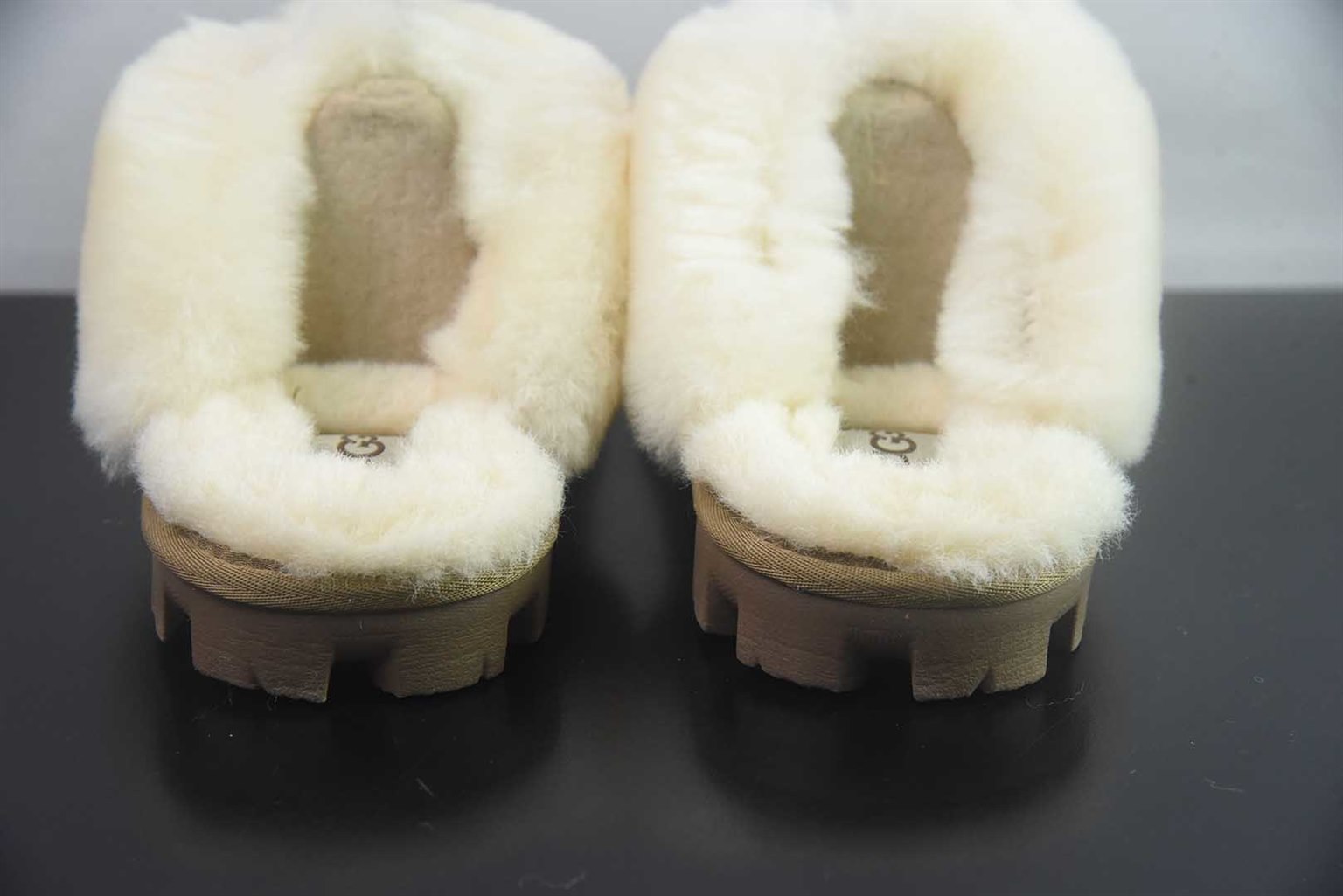 UGG Coquette 女子 棕色拖鞋 纯原版本 货号:EAJQ21684839 实拍细节图