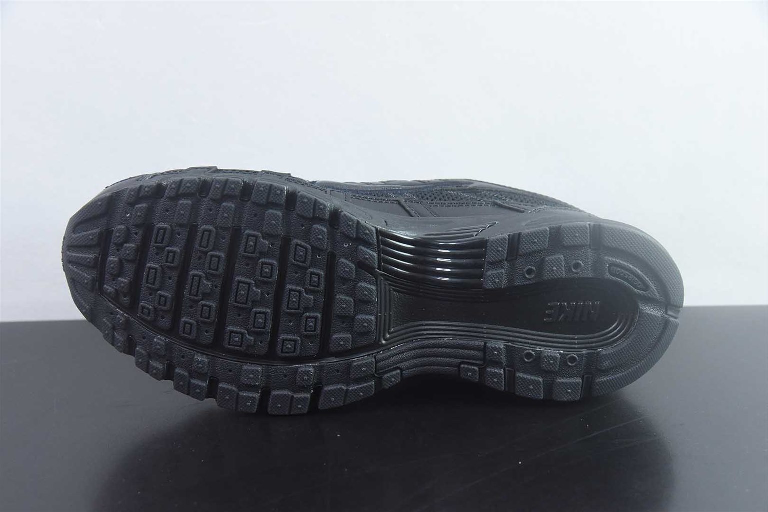 耐克 Nike CS P-6000 系列低帮复古老爹风休闲运动舒适 黑色慢跑鞋 纯原版本 货号：CD6404-002 实拍细节图