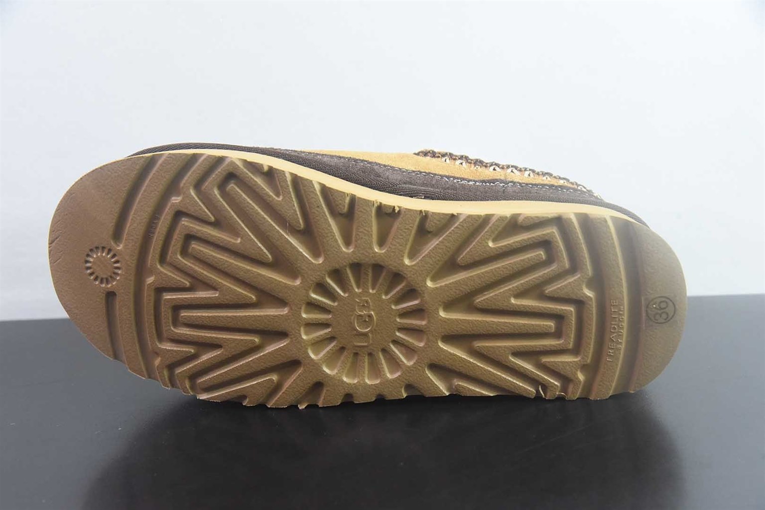 UGG W Heritage Lace-Up 系带毛毛厚底 栗色拖鞋 纯原版本 货号:1180361-SNDC 实拍细节图