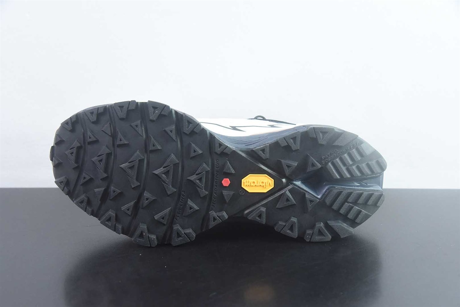 凯乐石 KAILAS FUGA EX3 厚底缓冲徒步跑山网布 TPU 减震防滑透气包裹性抗冲击轻便回弹 低帮 超强抓地力徒步 白蓝跑步鞋 纯原版本 货号:KS2513208 实拍细节图
