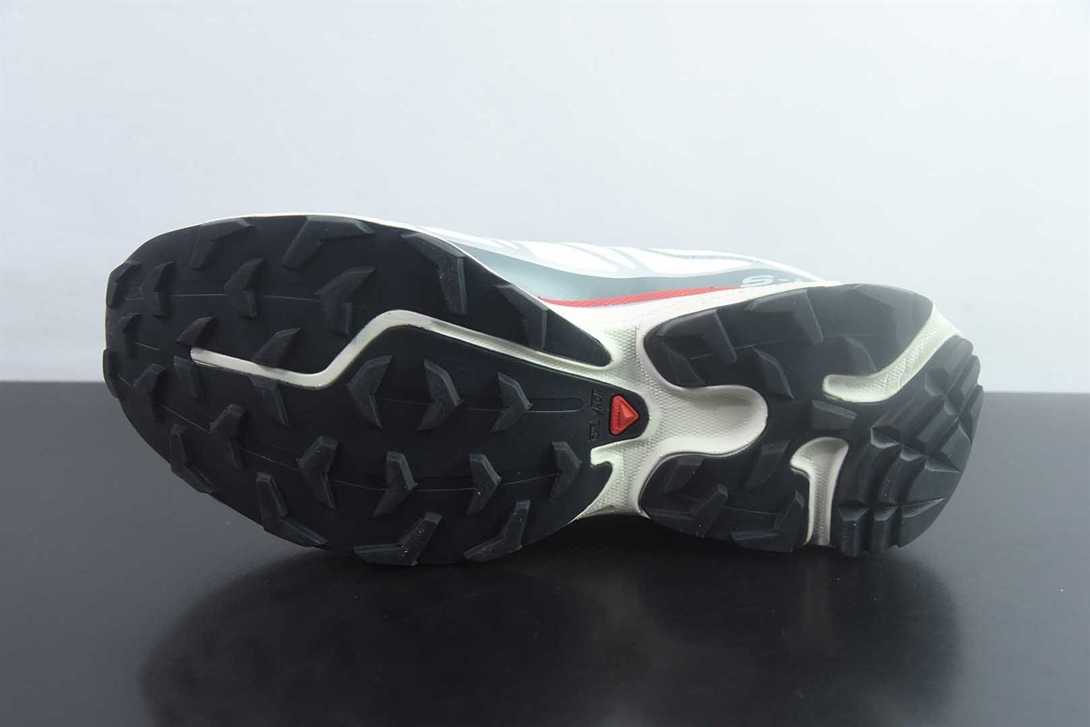 萨洛蒙 SALOMON XT-6 EXPANSE 白灰红跑步鞋 纯原版本 货号:478644 实拍细节图