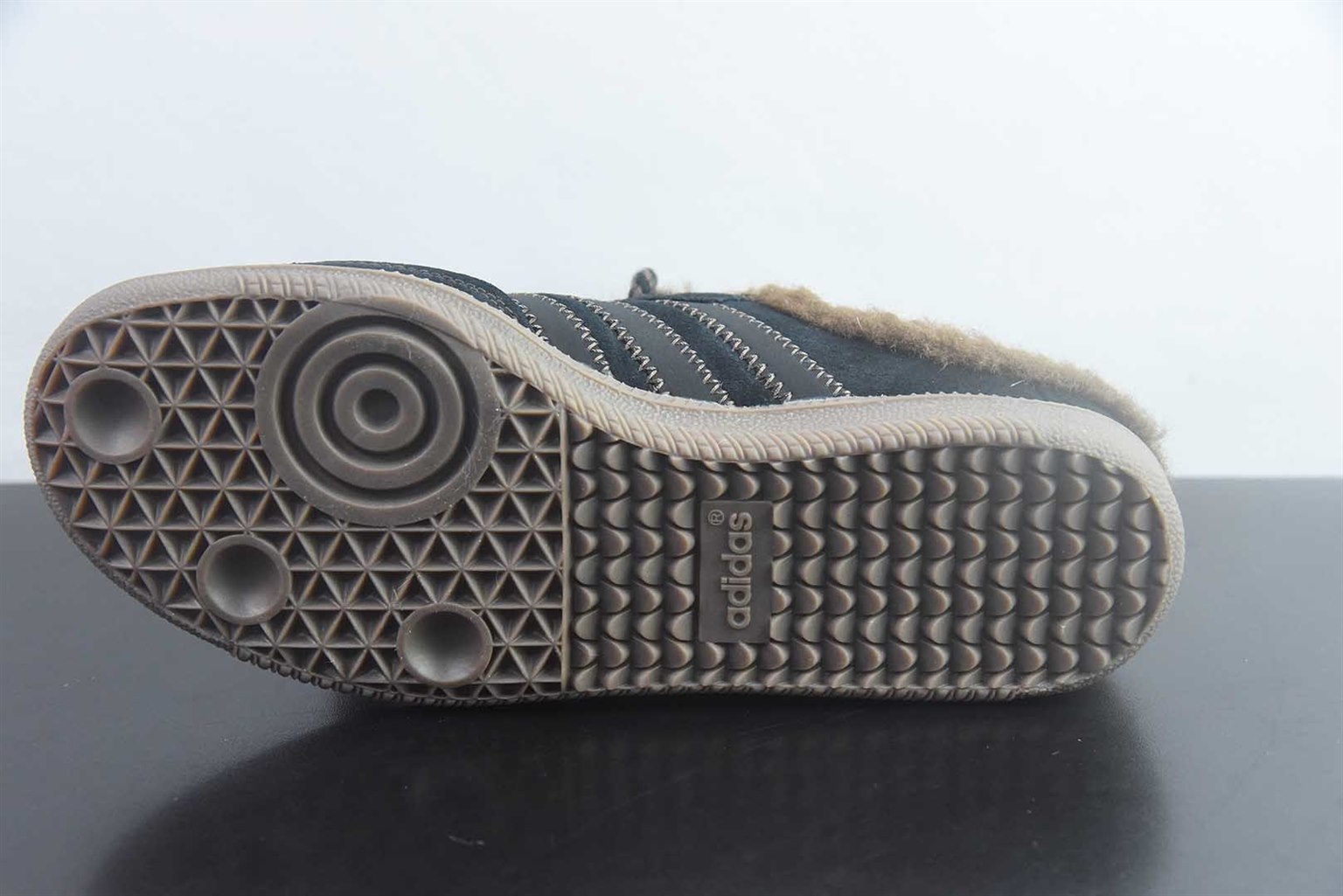 阿迪达斯 Adidas Samba OG Mule 阿迪三叶草休闲加绒一脚蹬半拖 黑棕 纯原版本 货号:HP5054 实拍细节图