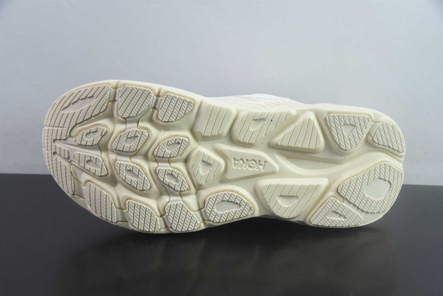 霍伽 HOKA ONE ONE M CLIFTON 11 邦迪九代舒适 低帮休闲 米白跑步鞋 纯原版本 货号:1176573 实拍细节图