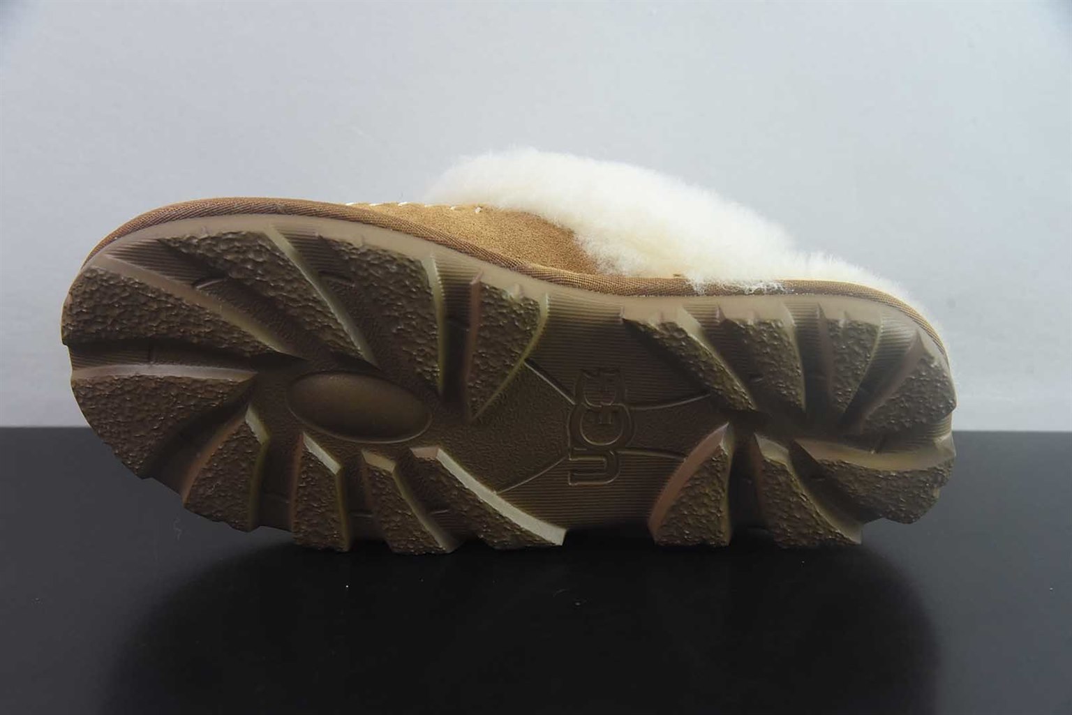 UGG Coquette 女子 棕色拖鞋 纯原版本 货号:EAJQ21684839 实拍细节图