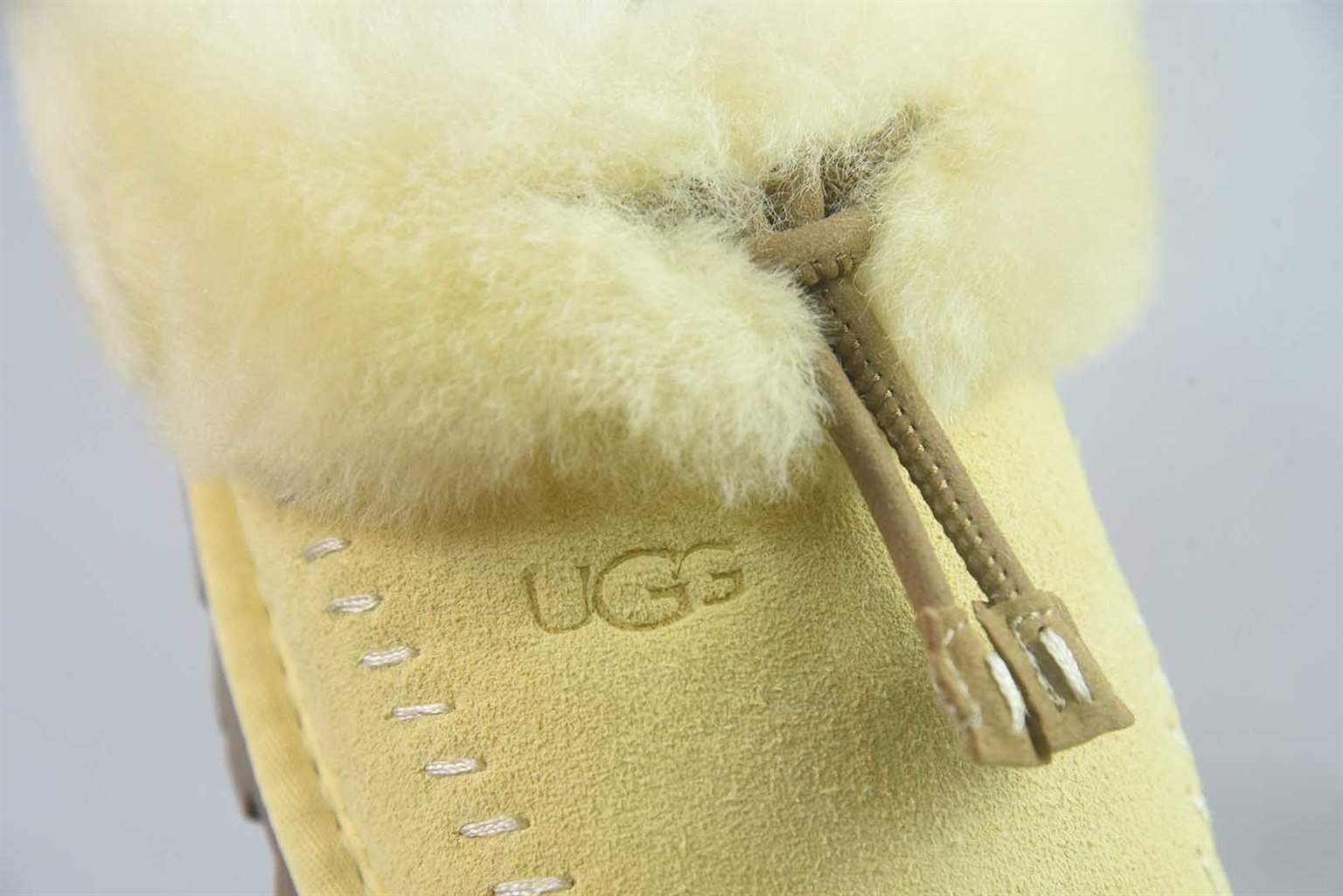 UGG Coquette 女子 黄色拖鞋 纯原版本 货号:EAJQ21684839 实拍细节图