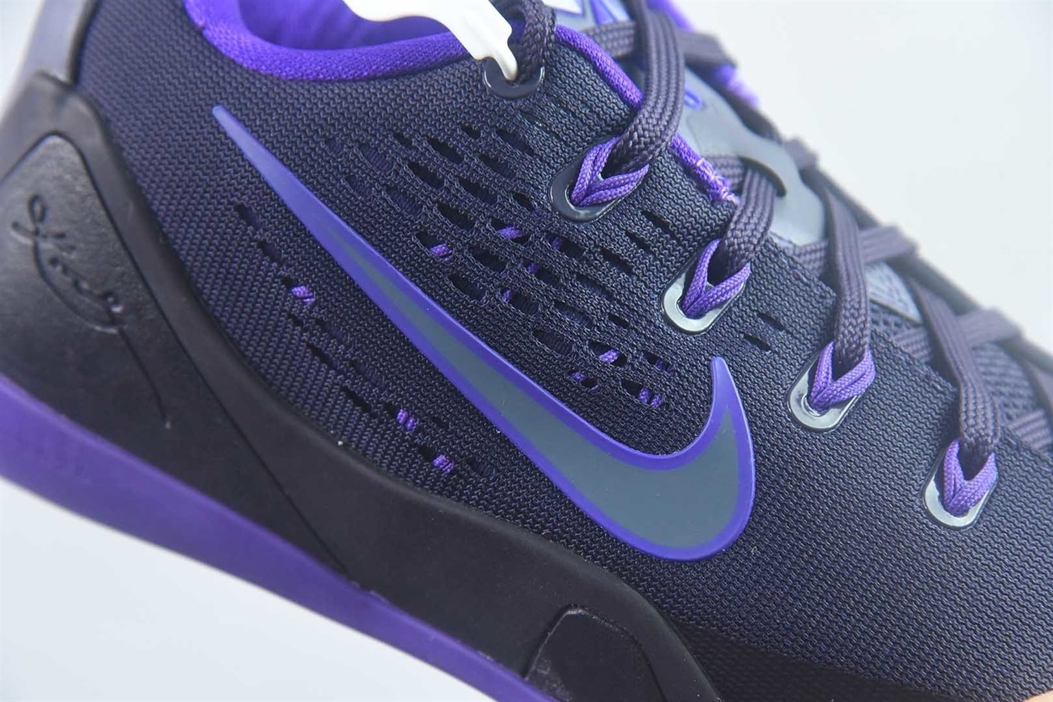 耐克 Nike Kobe 9 EM Low Protro 紫色低帮篮球鞋 纯原版本 货号：IH1401-500 实拍细节图