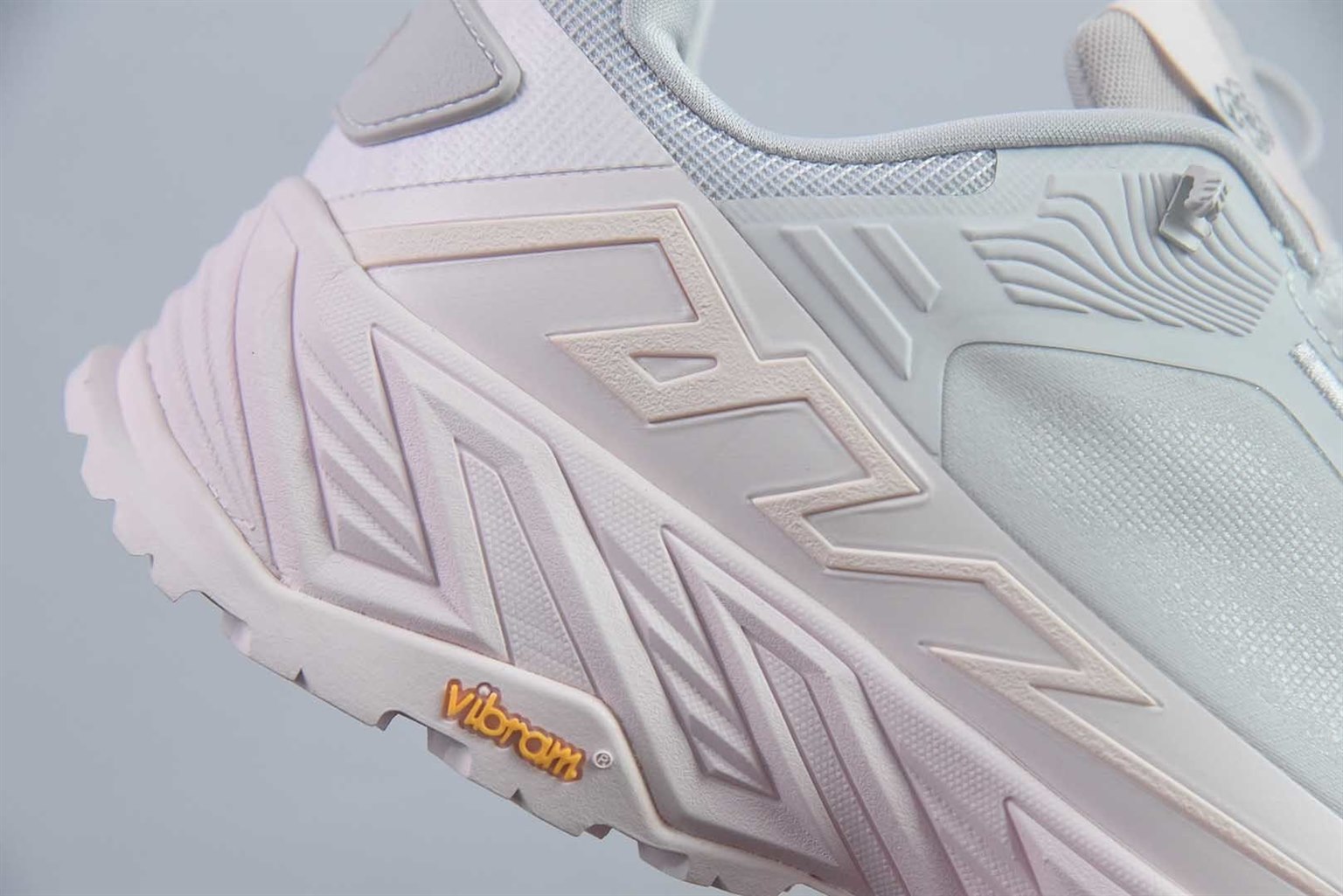 可隆 KOLON SPORT MOVE ALPHA lite 耐磨透气轻便 米白低帮徒步鞋 纯原版本 货号：LUFH5AN038 实拍细节图