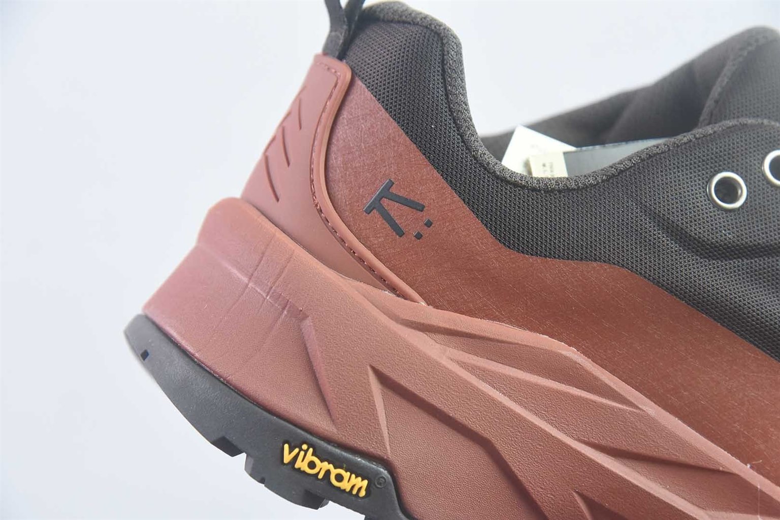 可隆 KOLON SPORT MA APPROACH NL 3.0 黑红低帮徒步鞋 纯原版本 货号:LUFH6WNY04-DN 实拍细节图