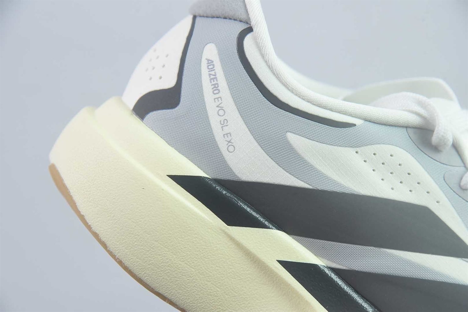 阿迪达斯 Adidas Adizero Evo SL EXO M 舒适百搭 低帮休闲 银灰跑步鞋 纯原版本 货号:KJ0430 实拍细节图