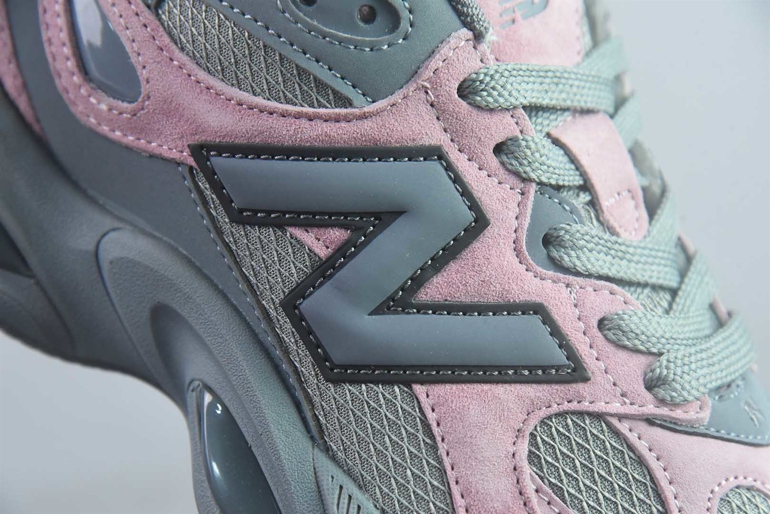 新百伦 New Balance NB983 美式复古 粉灰跑步鞋 纯原版本 货号:U983SO 实拍细节图