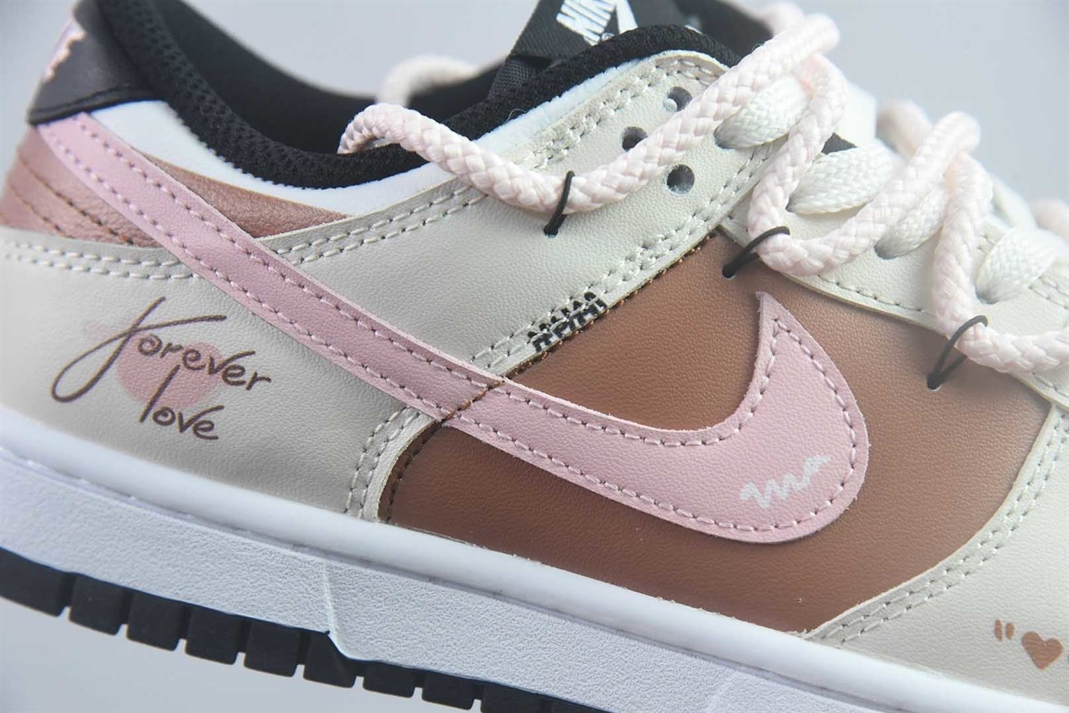耐克 Nike SB Dunk Low 绑带 白棕粉低帮休闲板鞋 纯原版本 货号:CW1590-100 实拍细节图