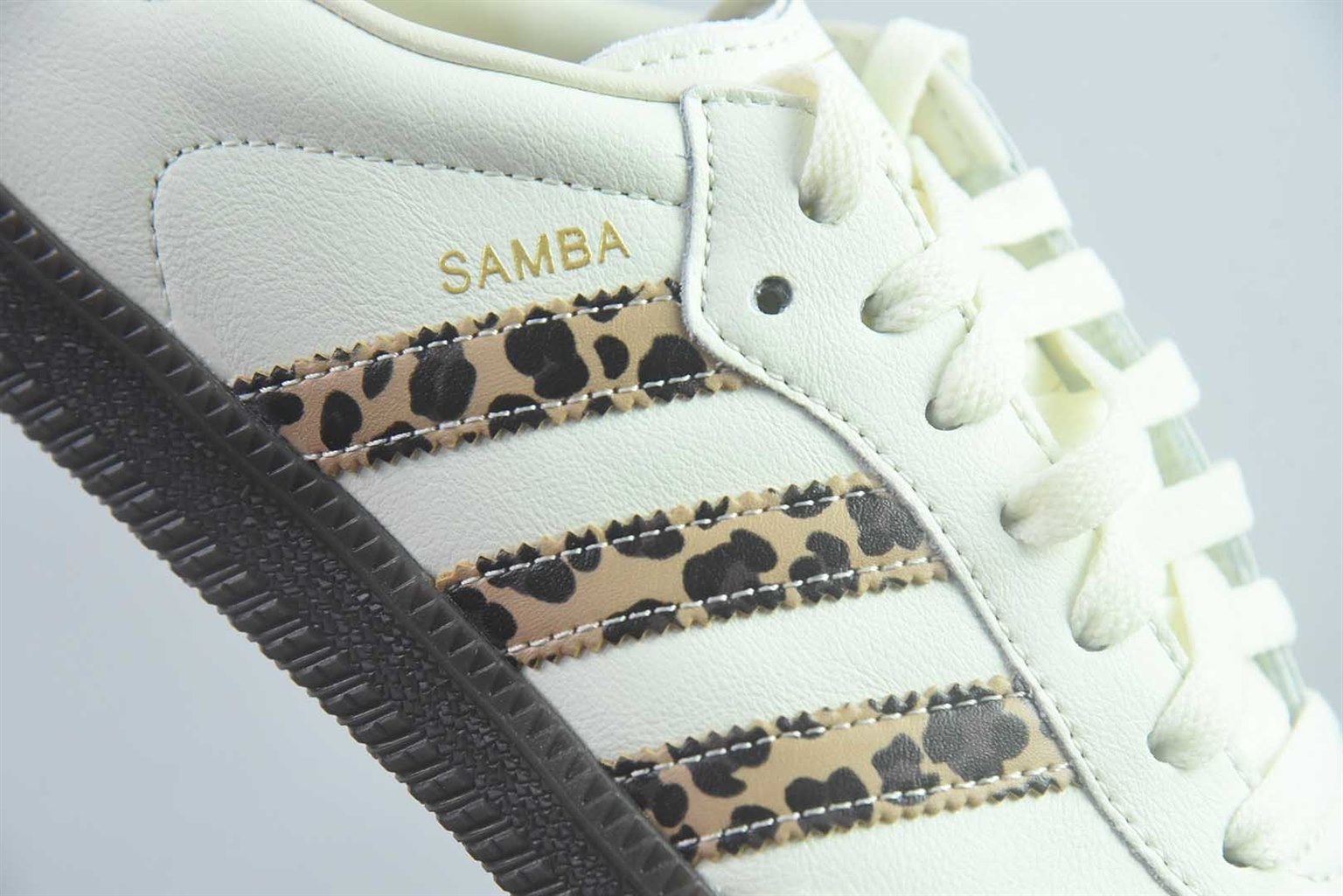 阿迪达斯 Adidas originals SAMBA OG Woody 柔软舒适 低帮 白棕 纯原版本 货号:JQ5874 实拍细节图