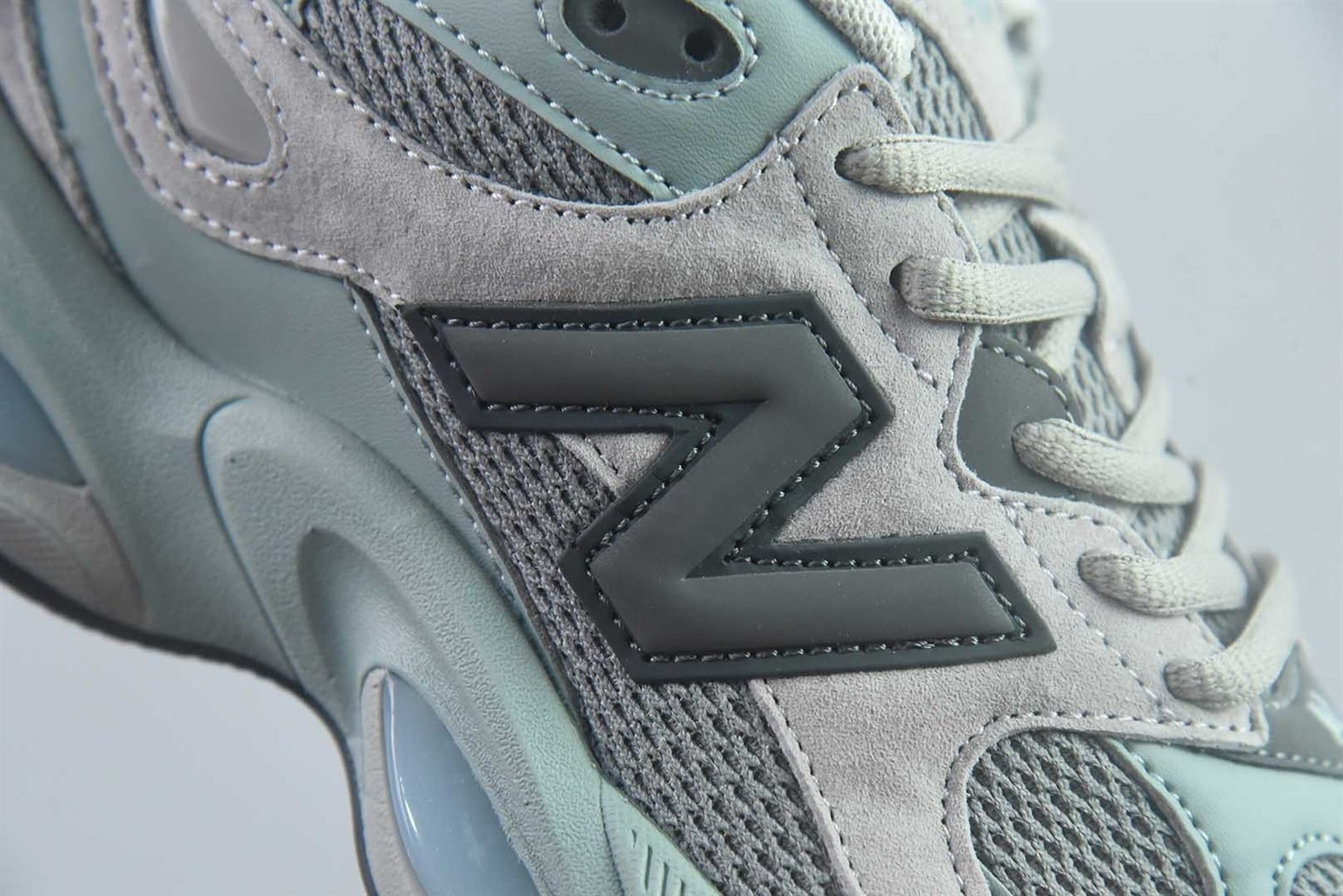 新百伦 New Balance 复古休闲 灰绿跑步鞋 纯原版本 货号:U9837LN 实拍细节图