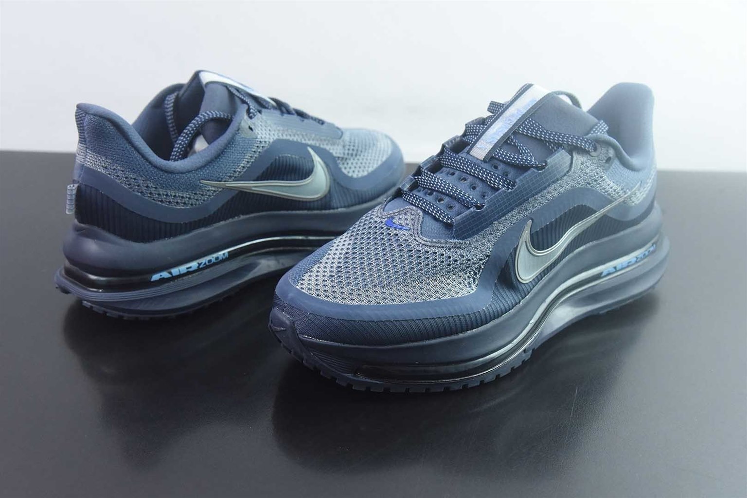 耐克 Nike Pegasus Premium 飞马全掌气垫跑步 蓝灰运动鞋 纯原版本 货号:HQ2592-405 实拍细节图