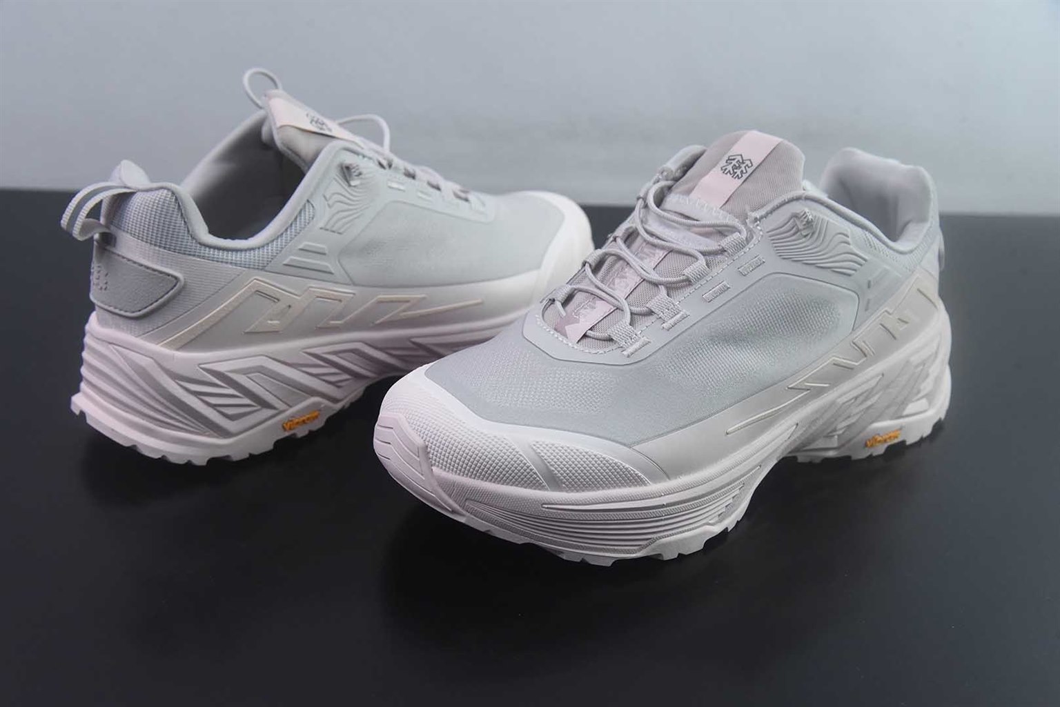 可隆 KOLON SPORT MOVE ALPHA lite 耐磨透气轻便 米白低帮徒步鞋 纯原版本 货号：LUFH5AN038 实拍细节图