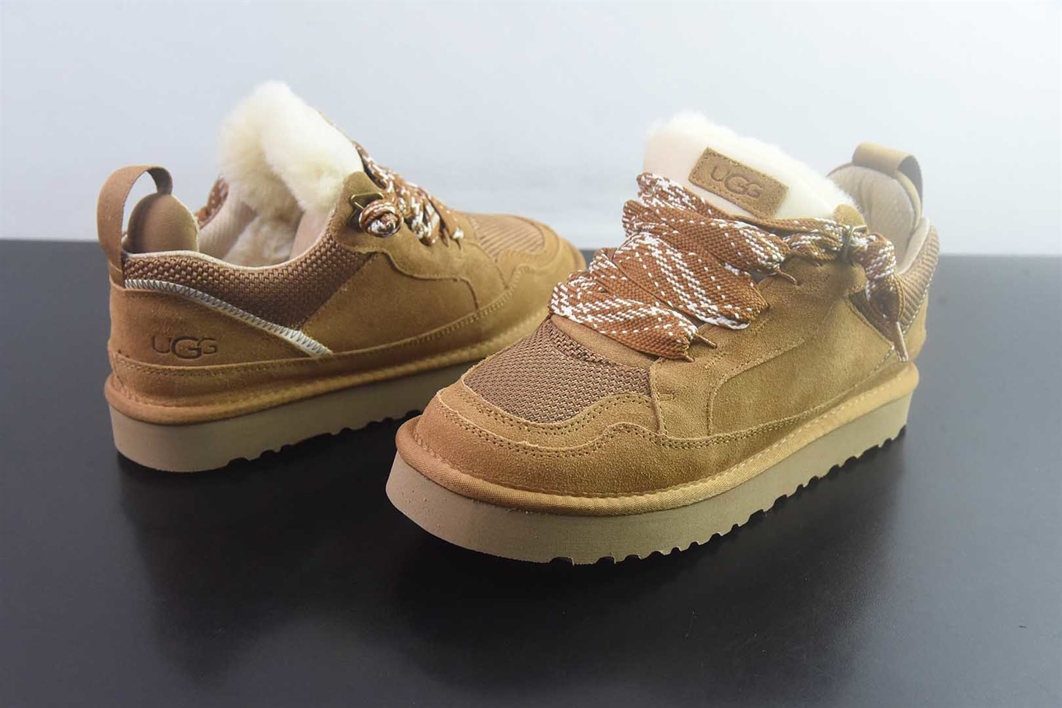 UGG W Lowmel 低帮运动风羊毛鞋 栗色 纯原版本 货号:QAJJ75085437 实拍细节图