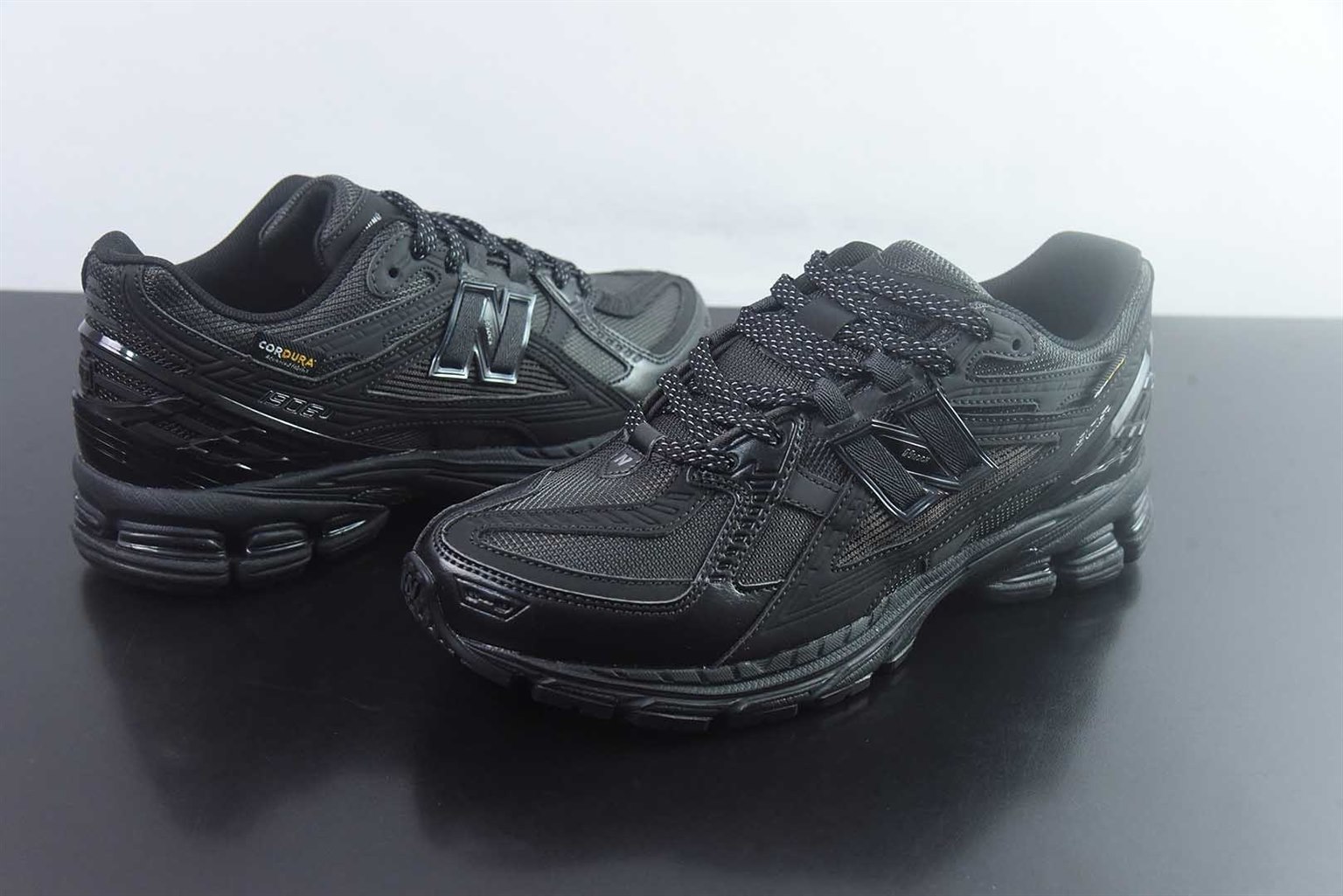 新百伦 New Balance 1906R 黑色跑鞋 纯原版本 货号:U19061OP 实拍细节图