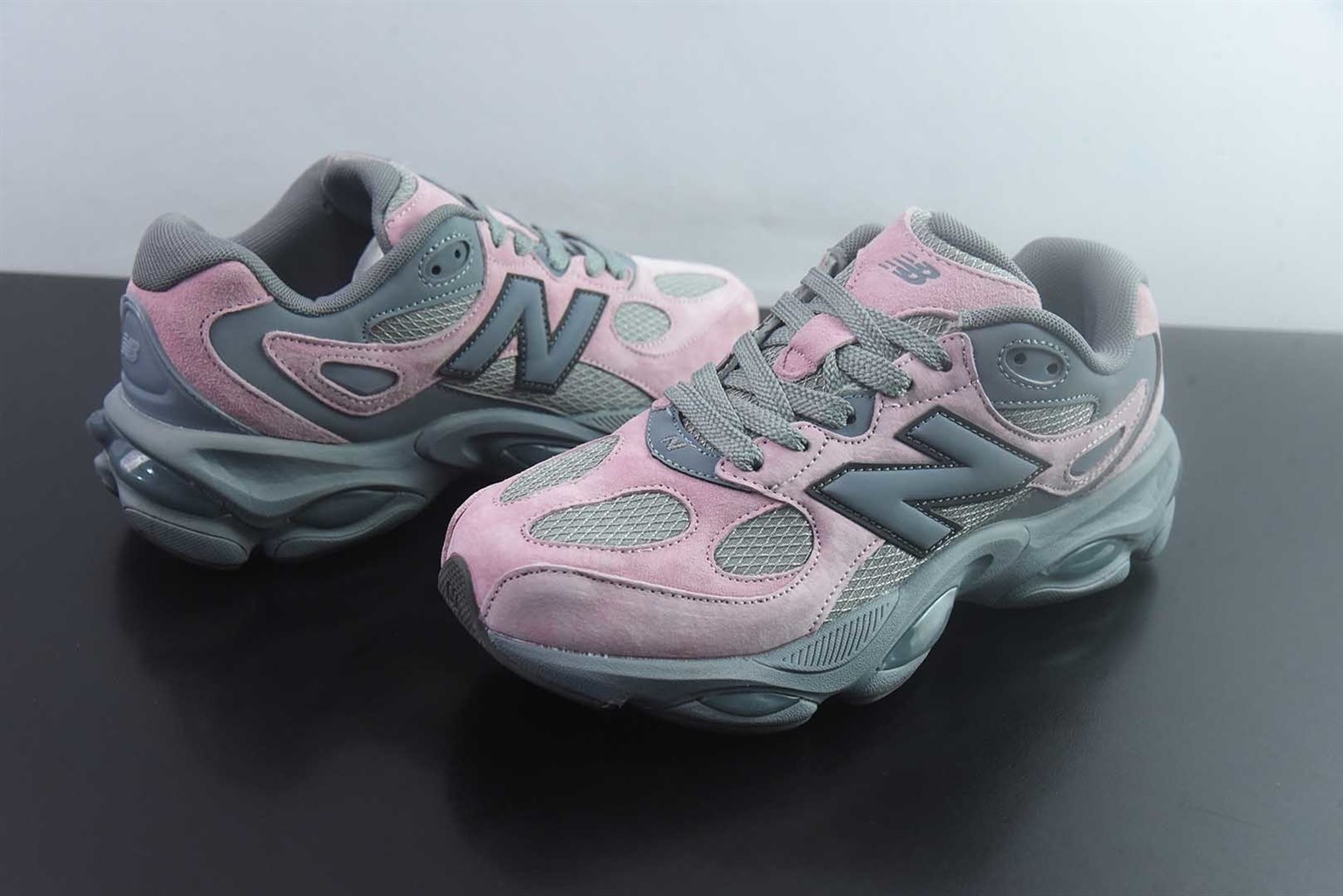 新百伦 New Balance NB983 美式复古 粉灰跑步鞋 纯原版本 货号:U983SO 实拍细节图