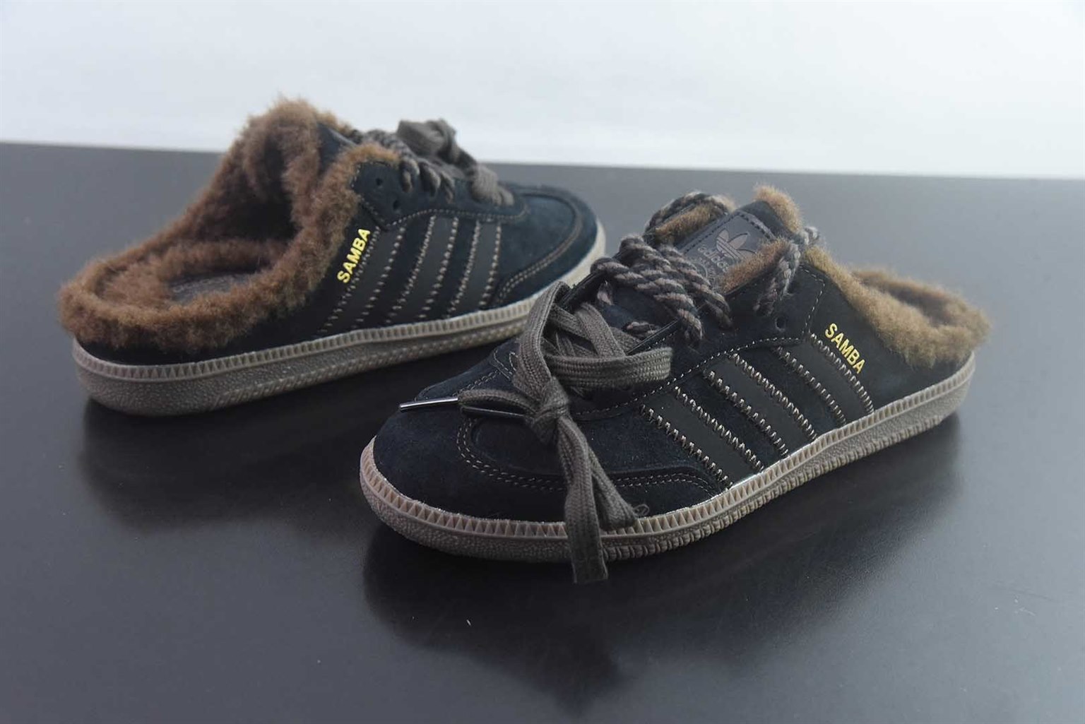 阿迪达斯 Adidas Samba OG Mule 阿迪三叶草休闲加绒一脚蹬半拖 黑棕 纯原版本 货号:HP5054 实拍细节图