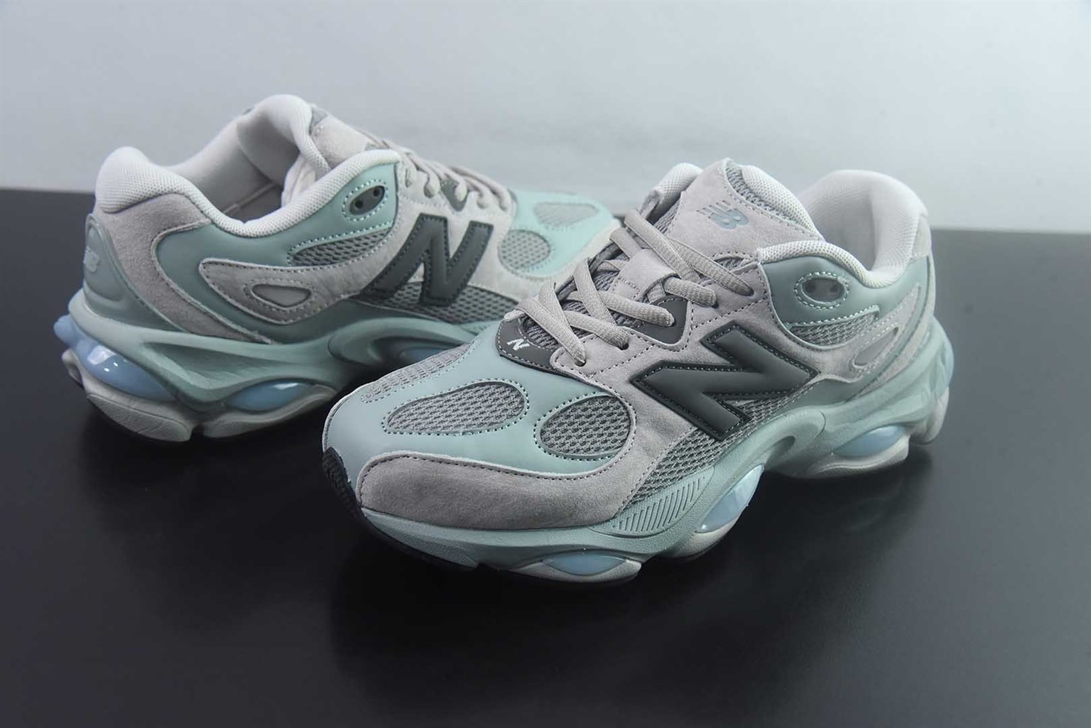 新百伦 New Balance 复古休闲 灰绿跑步鞋 纯原版本 货号:U9837LN 实拍细节图