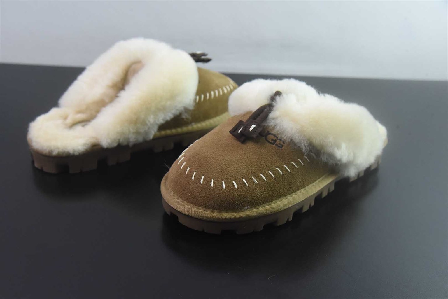 UGG Coquette 女子 棕色拖鞋 纯原版本 货号:EAJQ21684839 实拍细节图