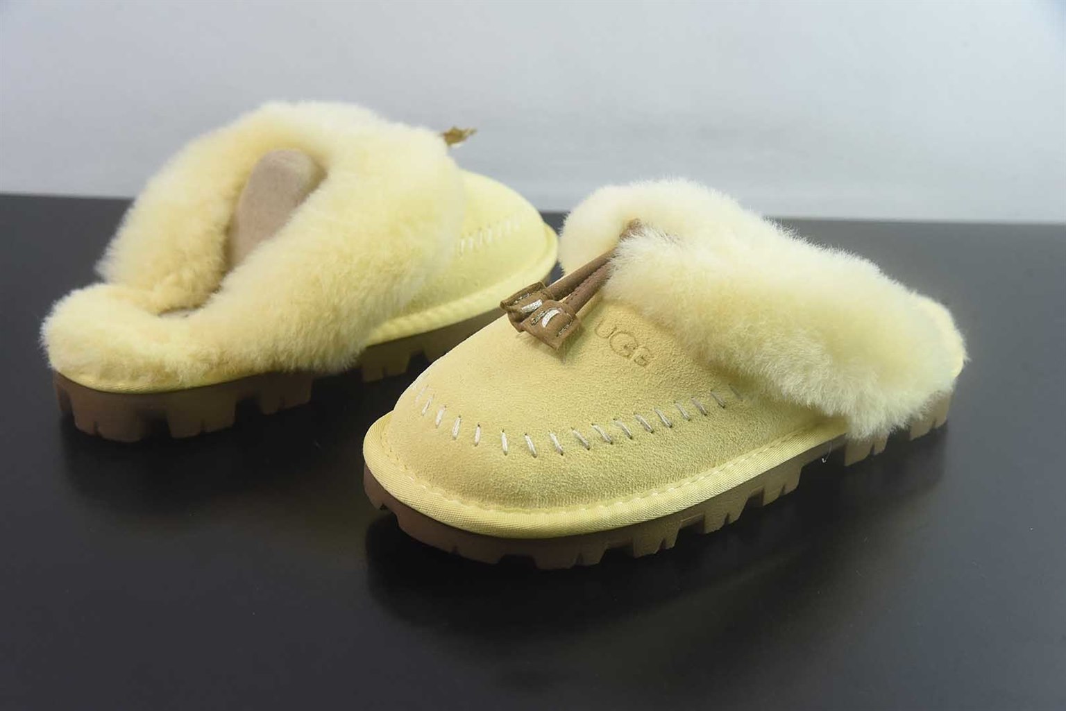 UGG Coquette 女子 黄色拖鞋 纯原版本 货号:EAJQ21684839 实拍细节图